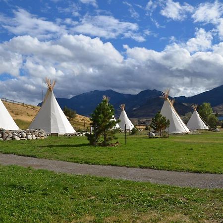 Dreamcatcher Tipi Hotel ガーディナー エクステリア 写真