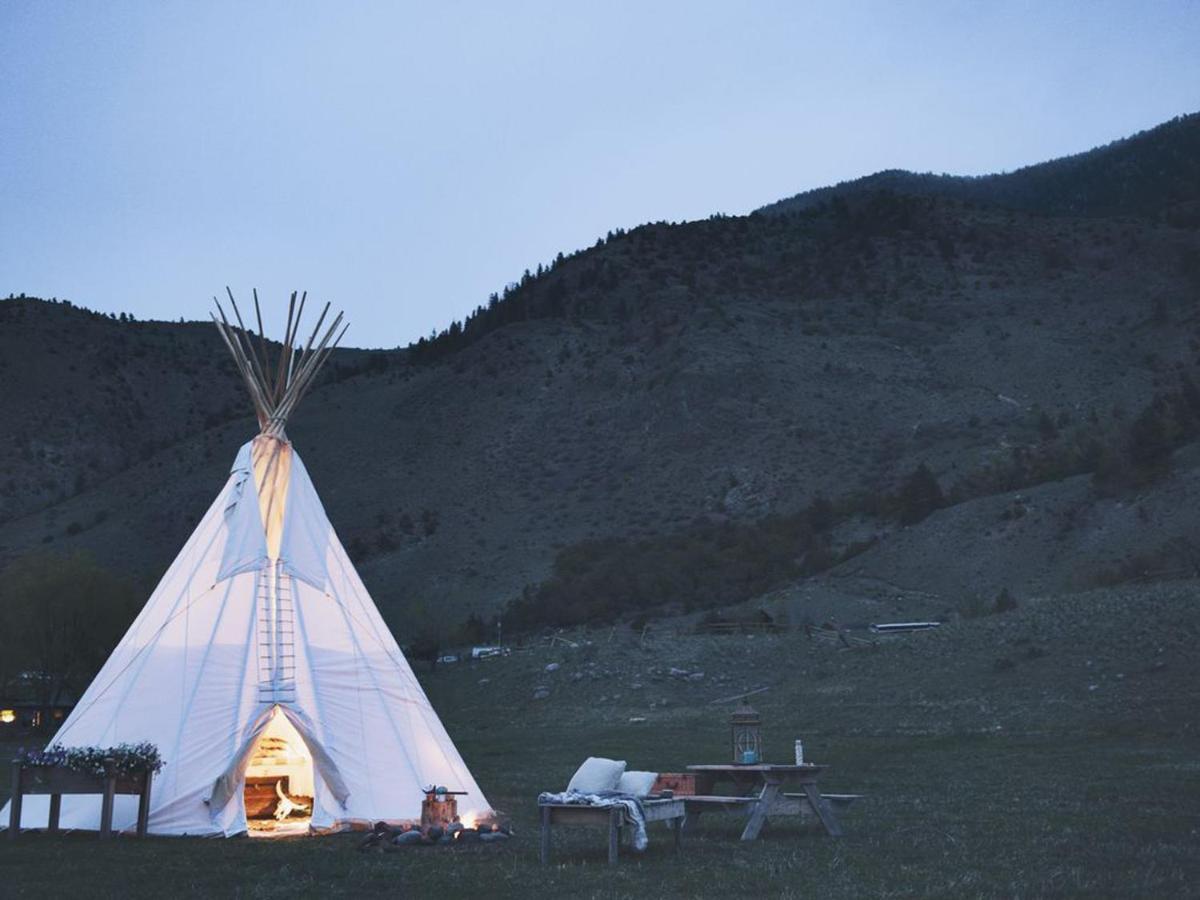 Dreamcatcher Tipi Hotel ガーディナー エクステリア 写真