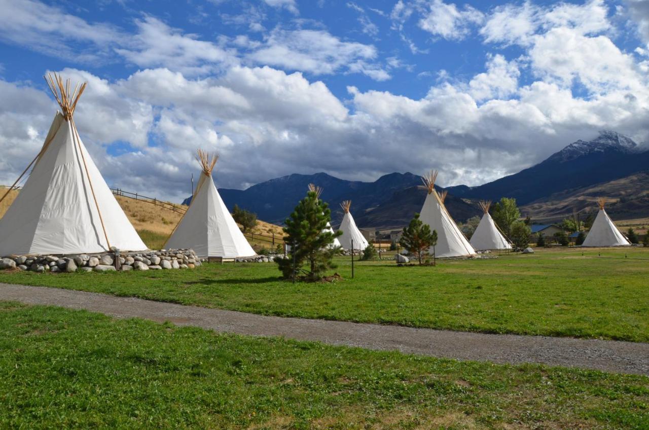 Dreamcatcher Tipi Hotel ガーディナー エクステリア 写真