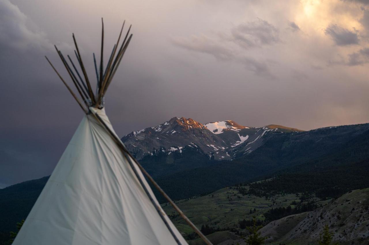 Dreamcatcher Tipi Hotel ガーディナー エクステリア 写真