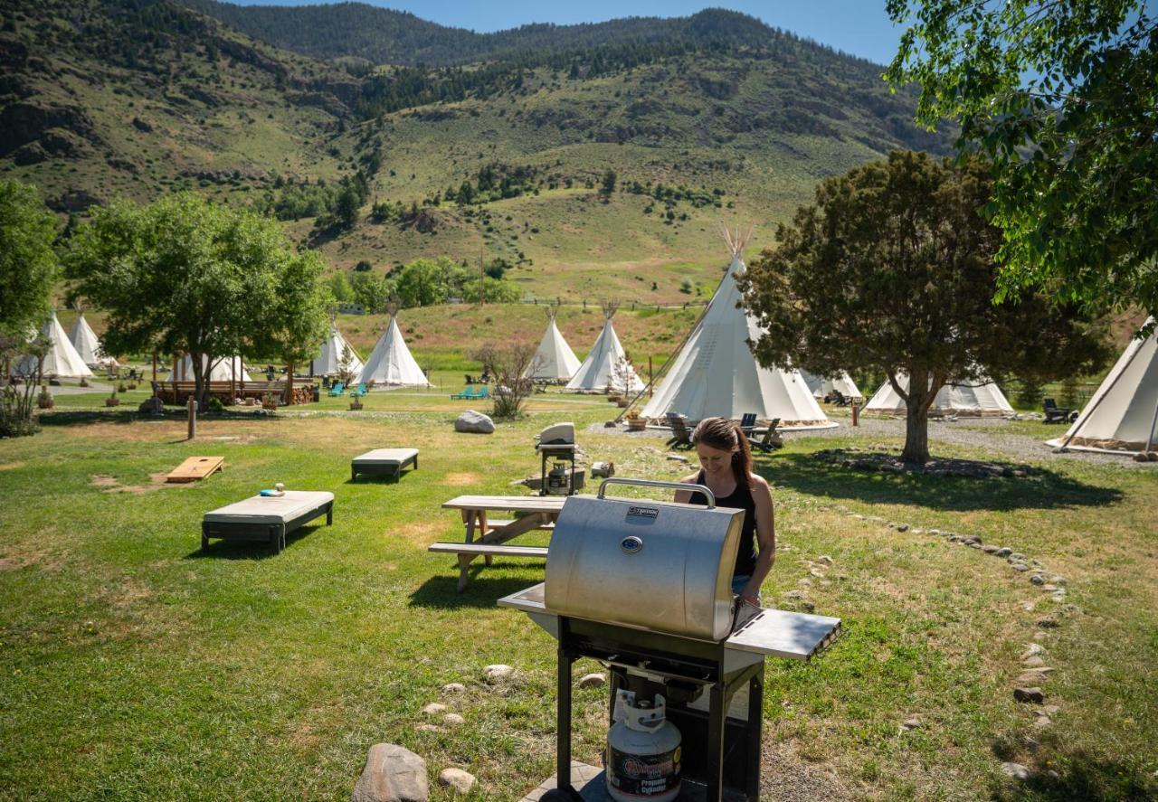 Dreamcatcher Tipi Hotel ガーディナー エクステリア 写真