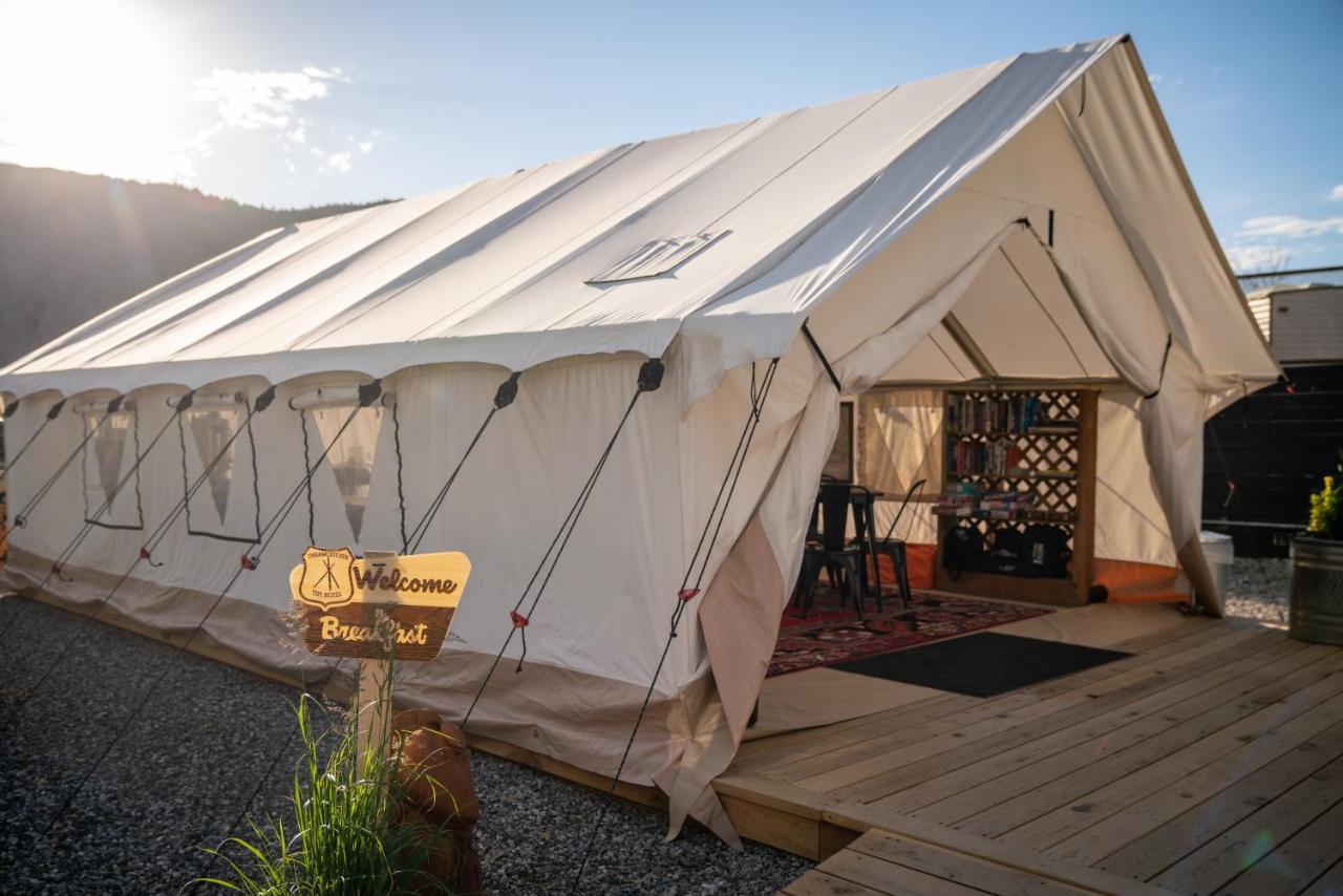 Dreamcatcher Tipi Hotel ガーディナー エクステリア 写真
