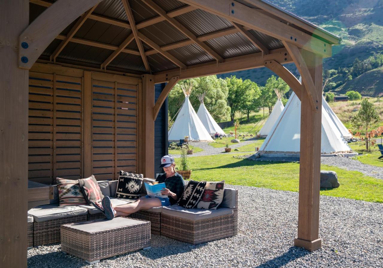 Dreamcatcher Tipi Hotel ガーディナー エクステリア 写真
