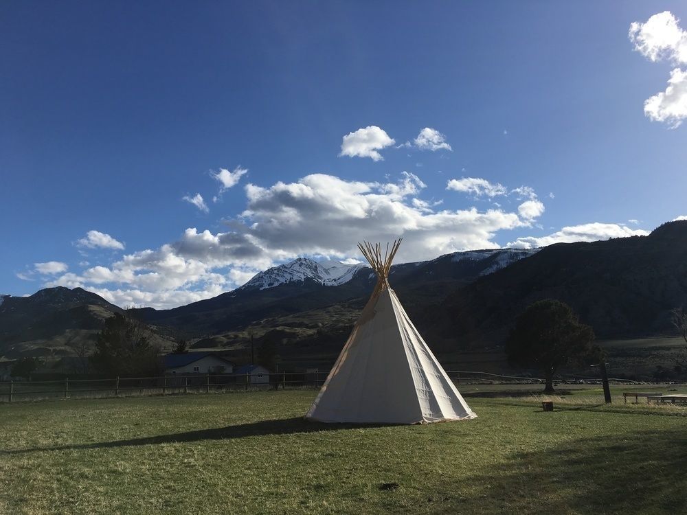 Dreamcatcher Tipi Hotel ガーディナー エクステリア 写真