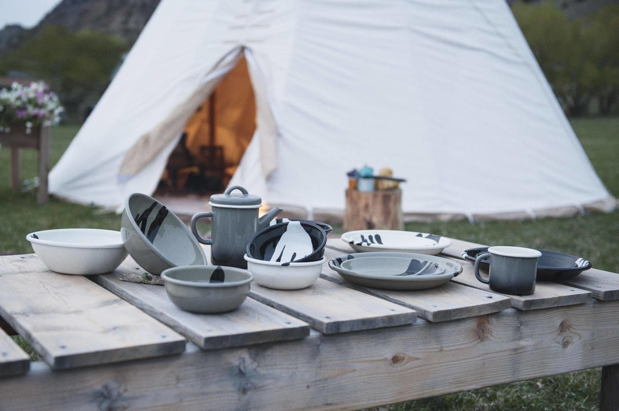 Dreamcatcher Tipi Hotel ガーディナー エクステリア 写真