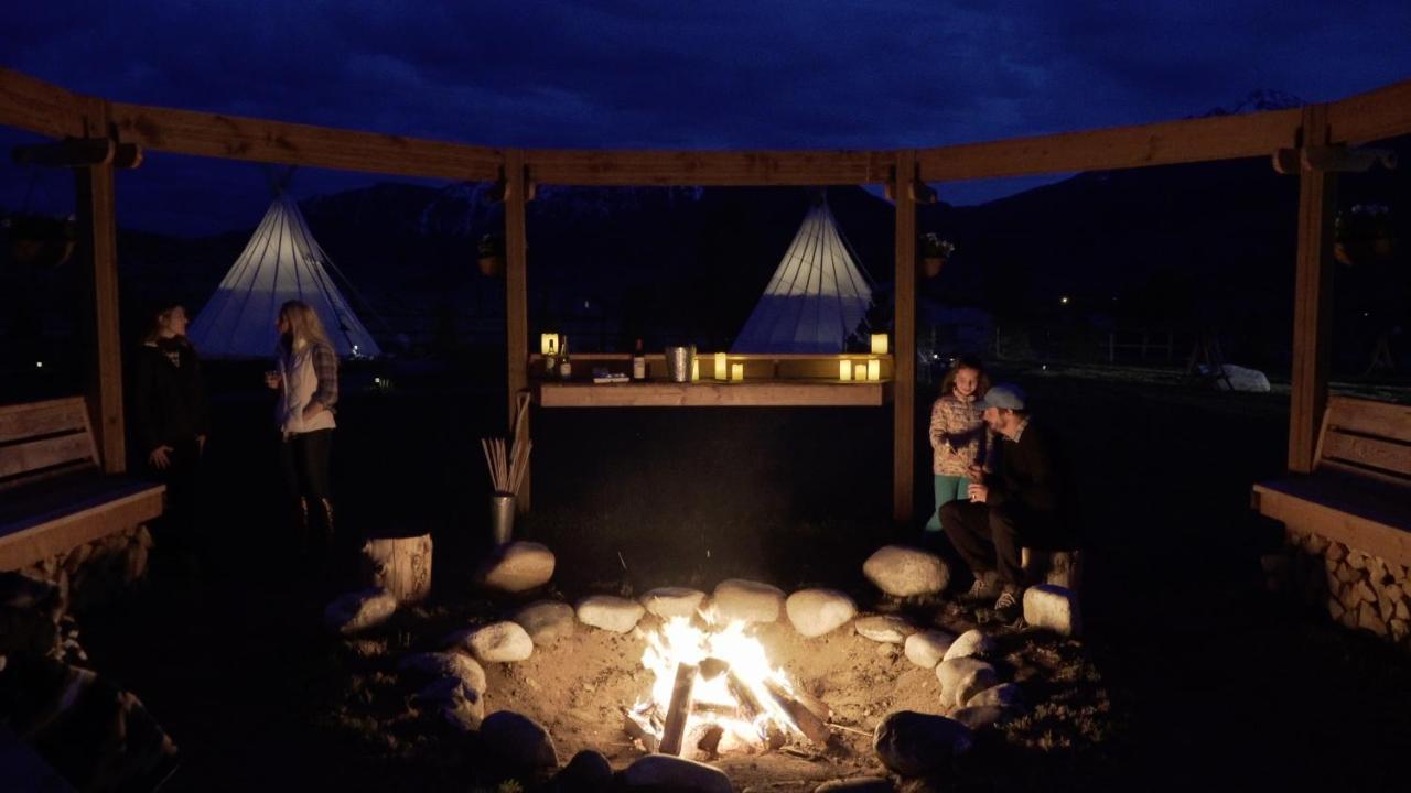 Dreamcatcher Tipi Hotel ガーディナー エクステリア 写真