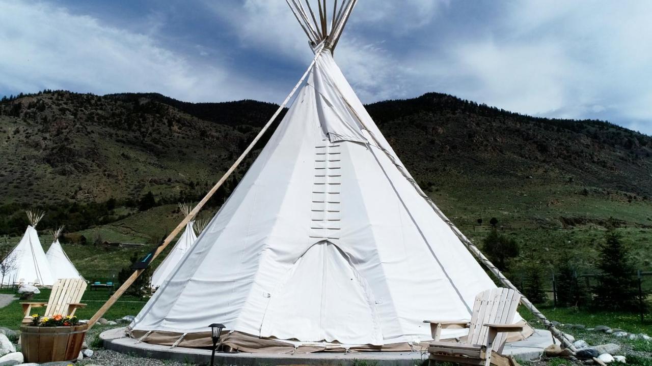 Dreamcatcher Tipi Hotel ガーディナー エクステリア 写真